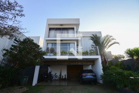 Fachada de casa de condomínio para alugar com 5 quartos, 350m² em , Ribeirão Preto