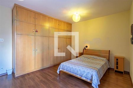 Casa à venda com 3 quartos, 350m² em Jardim da Gloria, São Paulo