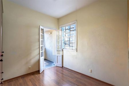 Casa à venda com 3 quartos, 350m² em Jardim da Gloria, São Paulo