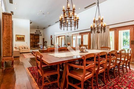 Casa à venda com 3 quartos, 1100m² em Morumbi, São Paulo