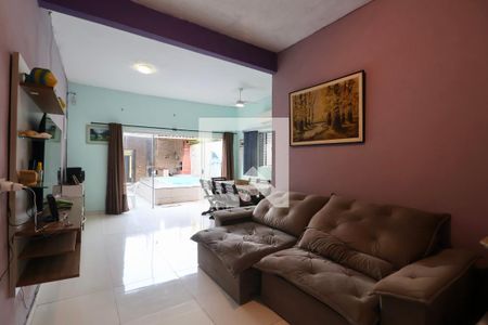 Sala de casa para alugar com 2 quartos, 190m² em Jardim Virginia, Guarujá