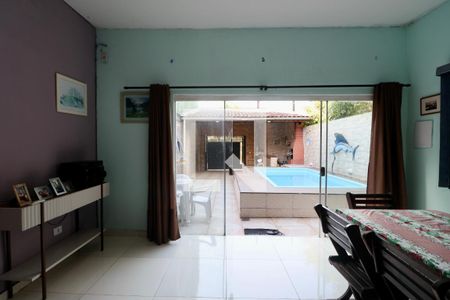 Sala de casa para alugar com 2 quartos, 190m² em Jardim Virginia, Guarujá