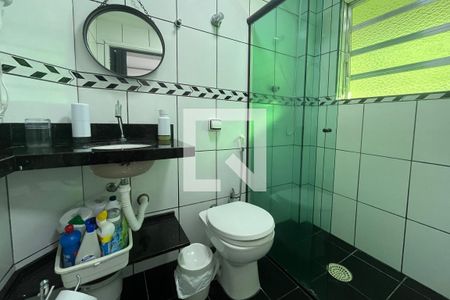 Banheiro Social de kitnet/studio para alugar com 1 quarto, 20m² em José Menino, Santos