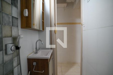 Banheiro Social de casa à venda com 2 quartos, 70m² em Vila Moinho Velho, São Paulo