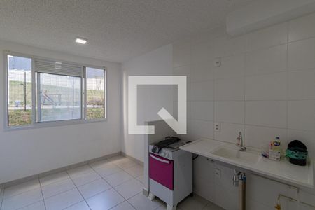 Sala/Cozinha de apartamento para alugar com 2 quartos, 32m² em Fazenda Aricanduva, São Paulo