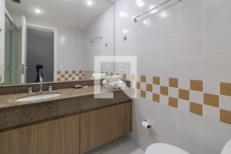 Banheiro Social de kitnet/studio à venda com 1 quarto, 26m² em Indianópolis, São Paulo