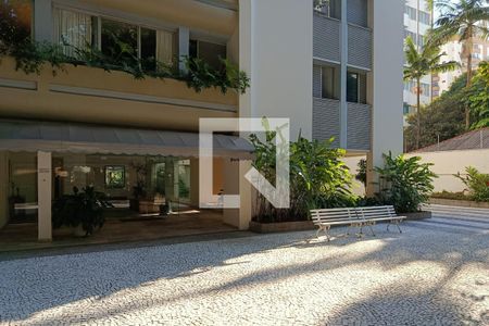 Entrada do edifício de apartamento à venda com 1 quarto, 95m² em Pinheiros, São Paulo
