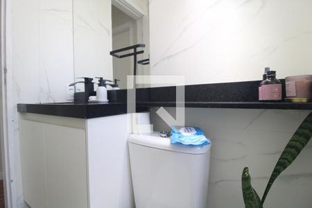 Banheiro de apartamento à venda com 2 quartos, 44m² em Usina Piratininga, São Paulo