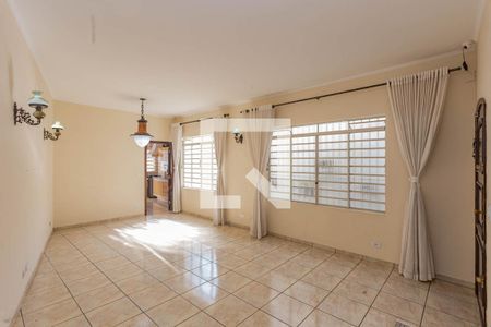 Sala de casa à venda com 3 quartos, 200m² em Vila Gumercindo, São Paulo