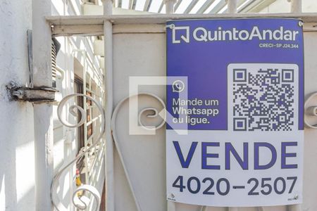 Plaquinha de casa para alugar com 3 quartos, 200m² em Vila Gumercindo, São Paulo