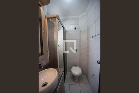 Banheiro social de apartamento para alugar com 2 quartos, 55m² em Conceição, Diadema