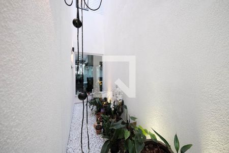 Sala de casa à venda com 3 quartos, 160m² em Vila Nhocuné, São Paulo