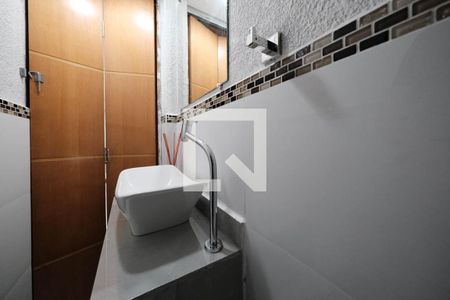 Lavabo 2 de casa à venda com 3 quartos, 160m² em Vila Nhocuné, São Paulo