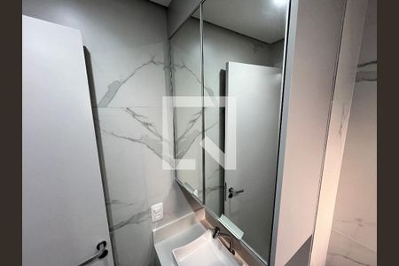 Banheiro da Suíte de casa de condomínio à venda com 3 quartos, 124m² em Jardim Santa Ines, São Paulo