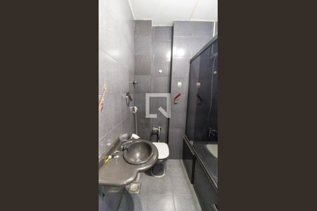Banheiro de apartamento para alugar com 1 quarto, 68m² em Centro, Niterói