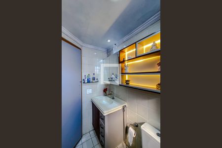 Banheiro Social de apartamento à venda com 2 quartos, 60m² em Vila Bertioga, São Paulo