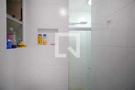 Banheiro de apartamento à venda com 2 quartos, 55m² em Colégio Batista, Belo Horizonte