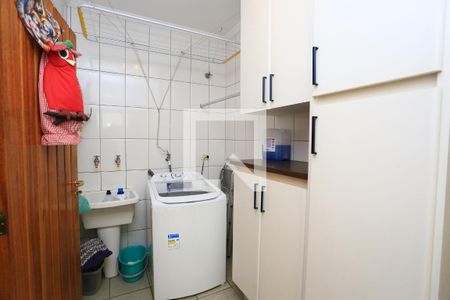 Área de Serviço de casa para alugar com 3 quartos, 210m² em Jardim Colombo, São Paulo