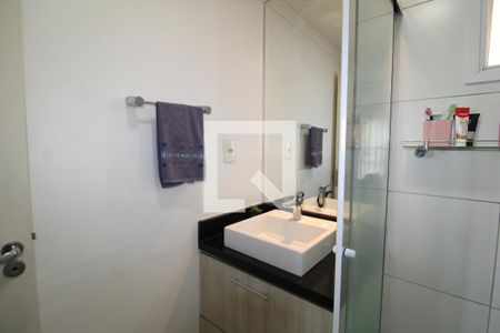 Banheiro Social de apartamento para alugar com 3 quartos, 80m² em Vila Ester (zona Norte), São Paulo