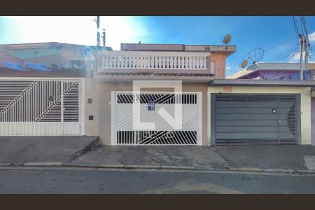 Fachada de casa à venda com 2 quartos, 200m² em Vila Amalia (zona Norte), São Paulo