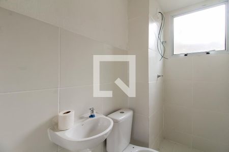 Banheiro de apartamento à venda com 2 quartos, 41m² em Fátima, Canoas