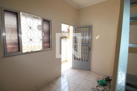 Sala de casa para alugar com 1 quarto, 45m² em Cascadura, Rio de Janeiro
