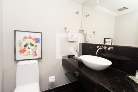 lavabo de apartamento para alugar com 4 quartos, 143m² em Moema, São Paulo