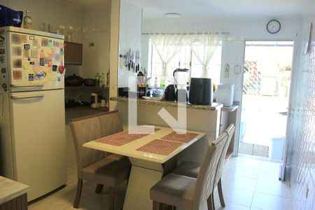 Cozinha de casa à venda com 2 quartos, 180m² em Jardim Santa Mena, Guarulhos