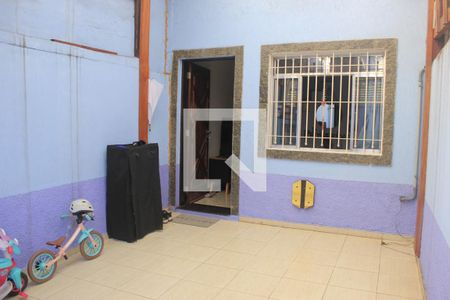 Garagem de casa à venda com 2 quartos, 180m² em Jardim Santa Mena, Guarulhos