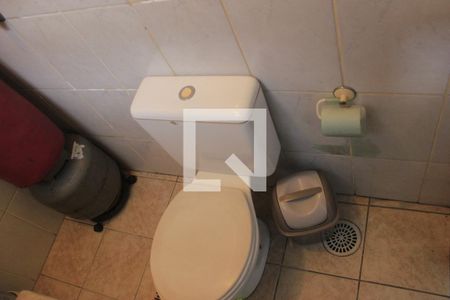 Banheiro do espaço gourmet de casa à venda com 2 quartos, 180m² em Jardim Santa Mena, Guarulhos