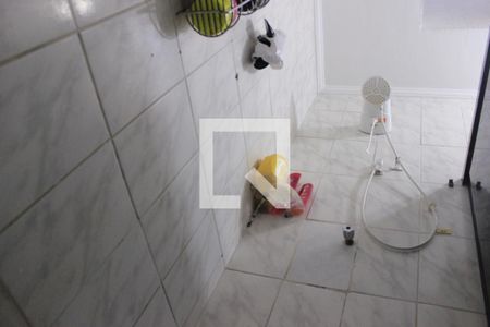Banheiro Social de casa à venda com 2 quartos, 180m² em Jardim Santa Mena, Guarulhos