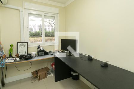 Quarto 1 de apartamento para alugar com 3 quartos, 85m² em Jardim Itu, Porto Alegre