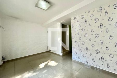 Sala de casa para alugar com 6 quartos, 143m² em Vila Alexandria, São Paulo
