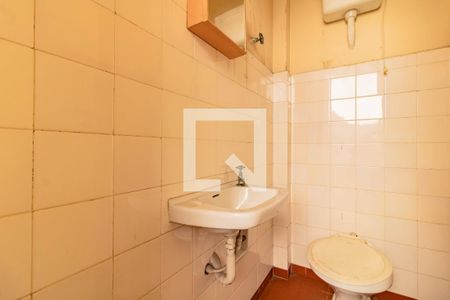 Banheiro de Serviço de casa à venda com 2 quartos, 120m² em Vila da Saúde, São Paulo
