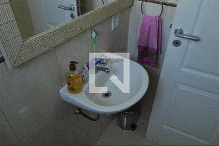 Banheiro Social de casa de condomínio à venda com 4 quartos, 367m² em Jacarepaguá, Rio de Janeiro