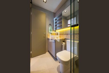 Banheiro de kitnet/studio para alugar com 1 quarto, 24m² em Pinheiros, São Paulo