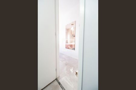 Banheiro da Suíte de apartamento à venda com 2 quartos, 57m² em Bethaville I, Barueri