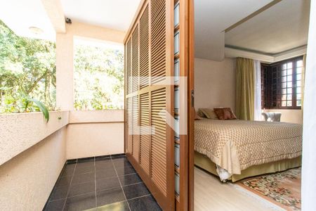 Sacada da suíte 2 de casa à venda com 3 quartos, 700m² em Cidade Industrial de Curitiba, Curitiba