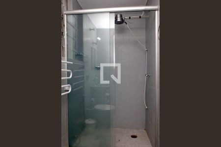 Banheiro de kitnet/studio à venda com 1 quarto, 37m² em Petrópolis, Porto Alegre