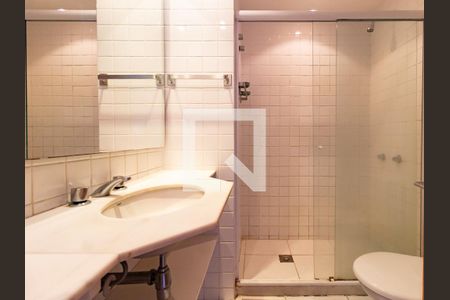 Banheiro social  de apartamento à venda com 1 quarto, 60m² em Copacabana, Rio de Janeiro