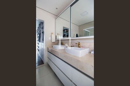 Banheiro da Suíte Master de apartamento à venda com 4 quartos, 450m² em Alphaville, Santana de Parnaíba
