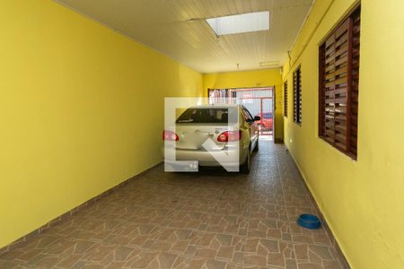 Garagem de casa à venda com 2 quartos, 302m² em São João, Porto Alegre