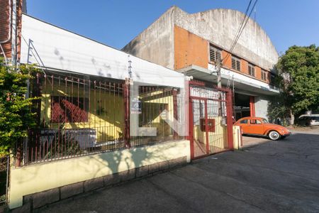Fachada da casa de casa à venda com 2 quartos, 302m² em São João, Porto Alegre