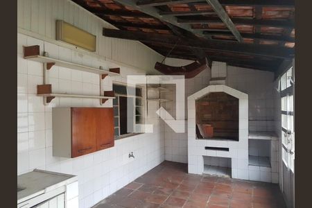 Casa à venda com 3 quartos, 204m² em Parque Colonial, São Paulo