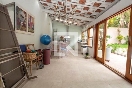 Casa à venda com 3 quartos, 400m² em Brooklin, São Paulo