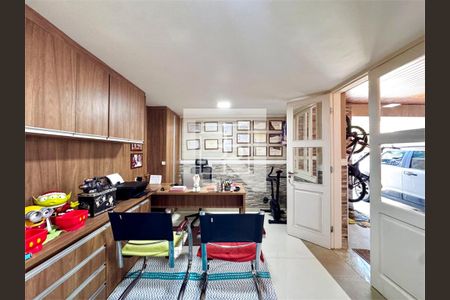 Casa à venda com 5 quartos, 374m² em Residencial Tres (Alphaville), Santana de Parnaíba