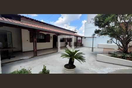 Casa à venda com 3 quartos, 250m² em Santa Monica, Belo Horizonte