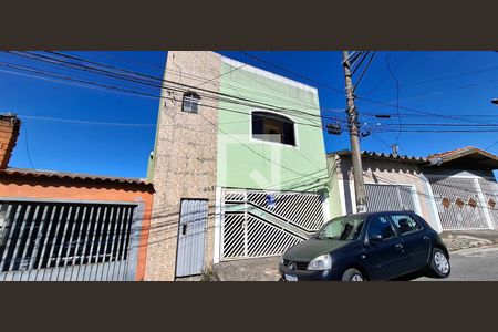 Fachada de casa à venda com 3 quartos, 209m² em Vila Mazzei, Santo André