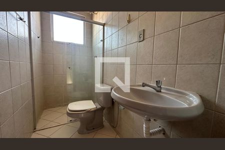 Banheiro de casa à venda com 2 quartos, 69m² em Fonte Grande, Contagem