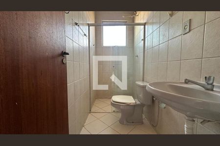 Banheiro de casa à venda com 2 quartos, 69m² em Fonte Grande, Contagem